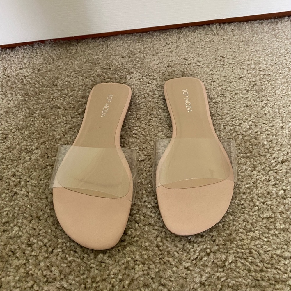 Cream/pink sandals with clear strap on top